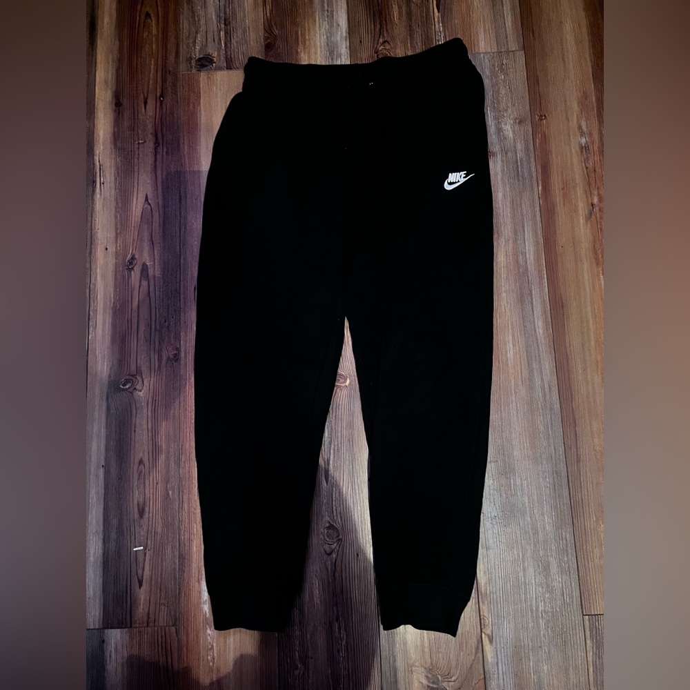 Women’s Medium Nike sweatpants
